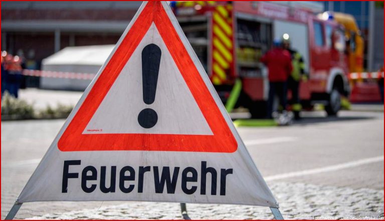 Arbeiten Lösen Brandmelder Aus Feueralarm An Der Kgs