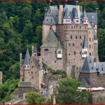 Burg Eltz Mit Vielen Spannenden events Eine Echte