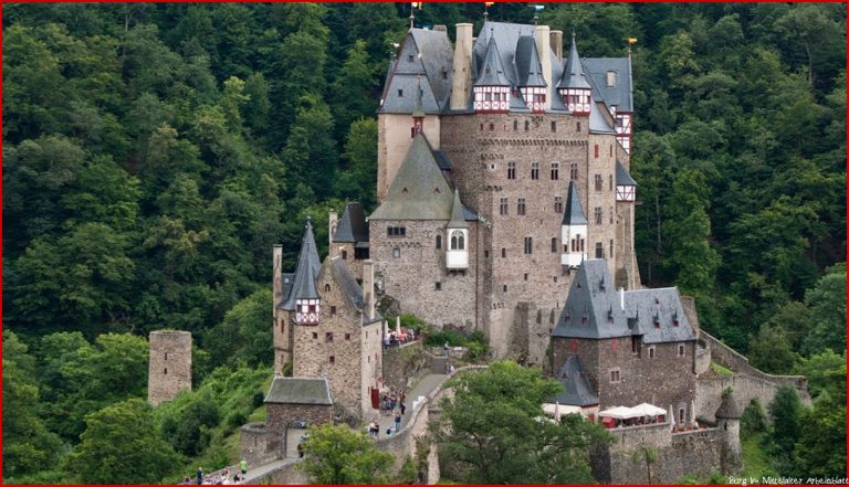 Burg Eltz mit vielen spannenden Events Eine echte
