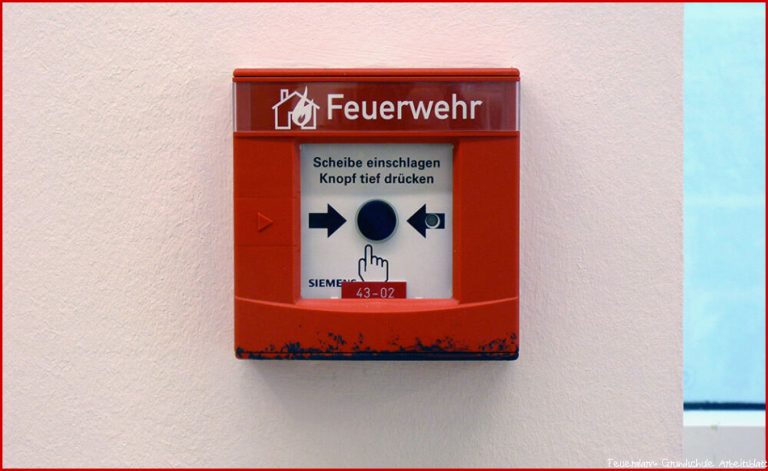 Feueralarm In Grundschule Unbekannte Betätigen Alarmknopf