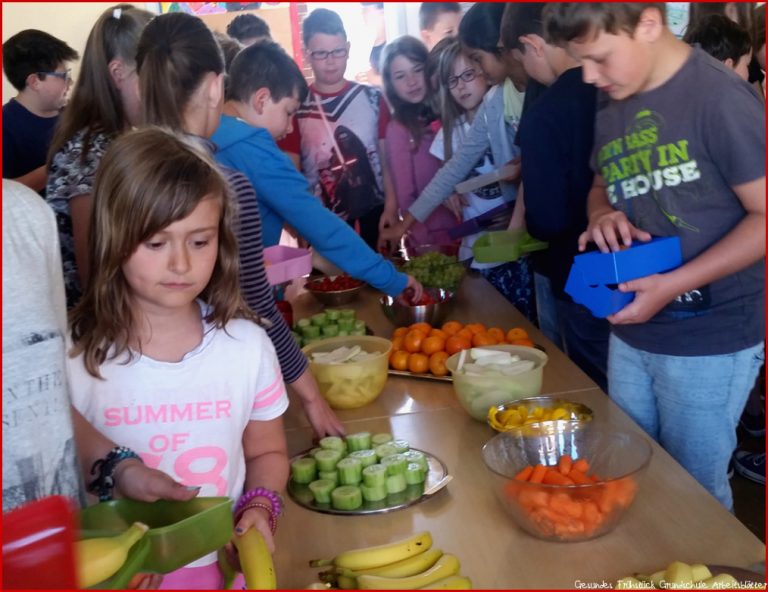 Gesundes Frühstück in der Grundschule Lasbach