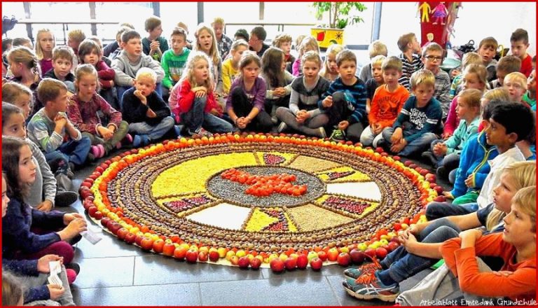 Grundschule Feiert Erntedank