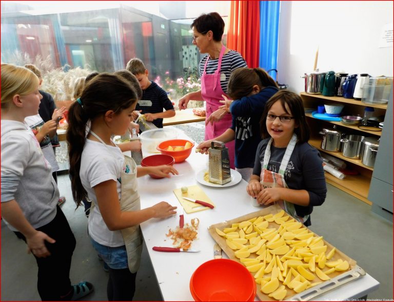 Klasse 4b kocht mit Kartoffeln – Grundschule im bunten Dreieck