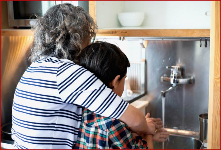 Kostenloses Foto Zum thema Drinnen Familie Frau