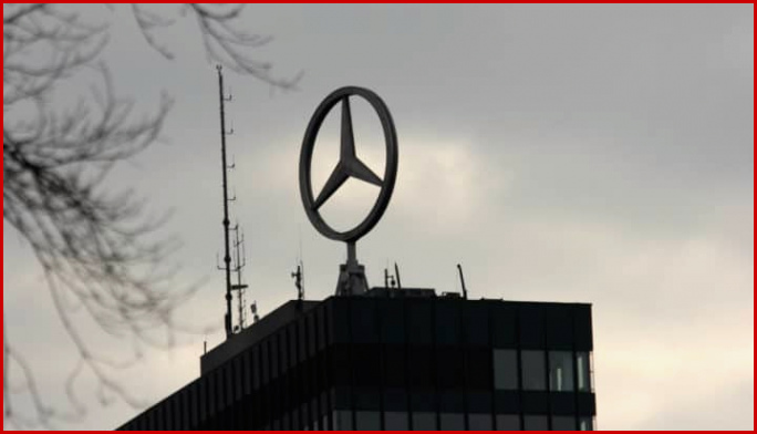 Mercedes Benz Aktie 2 positive und 1 negative Entwicklung