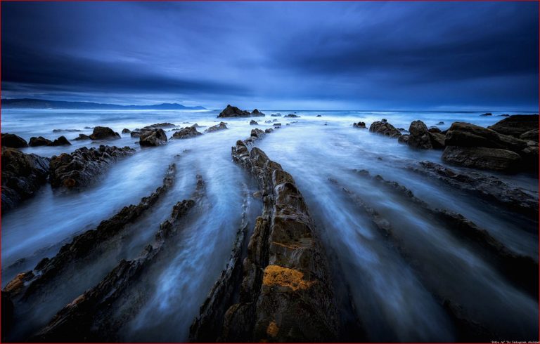 Sea Shore Rocks Waves Ocean Horizon The Sky With Dark