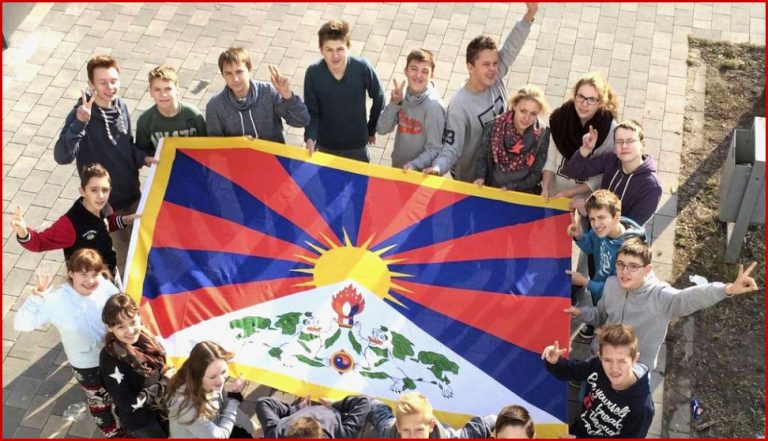 Tibet Lippetalschule zeigt Flagge