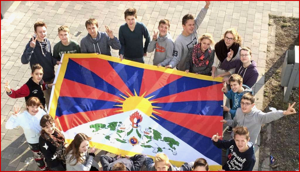 Tibet Lippetalschule Zeigt Flagge